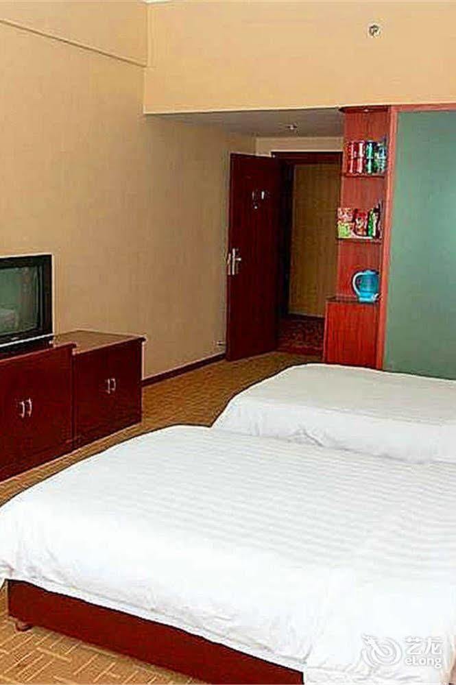 Triumph Power Hotel Shiyan  Exterior photo